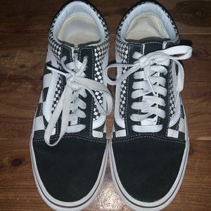 Vans Women’s size 8 lace up checkered shoes